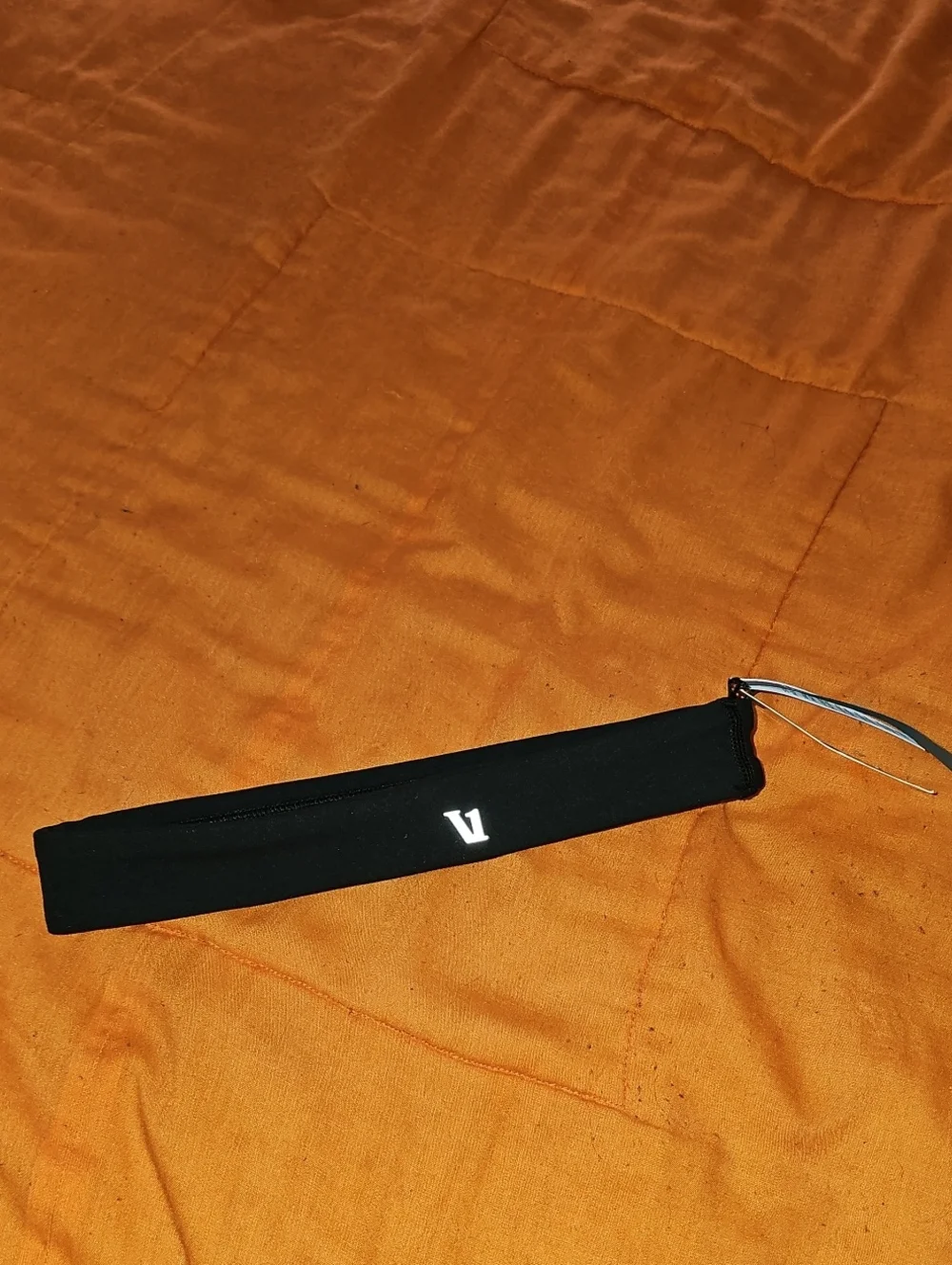 Vuori Volley Headband, Nwts, Black!! Sz O/S, Black And Silver